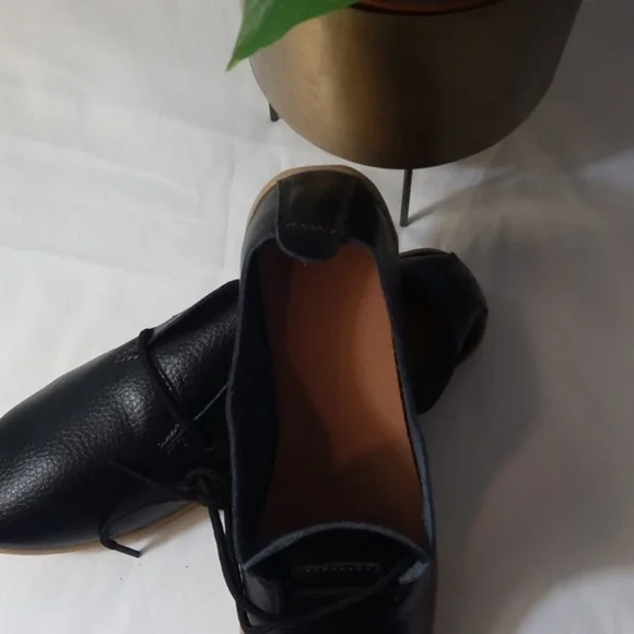 Shoes =33 - Picture 3 of 3